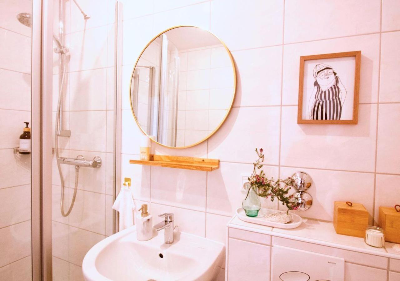 Apartment Mit Balkon - Netflix - Nahe Messe Duesseldorf Krefeld Luaran gambar